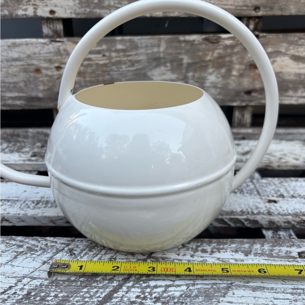 Smith & Hawken metal watering can - Picture 9 of 11